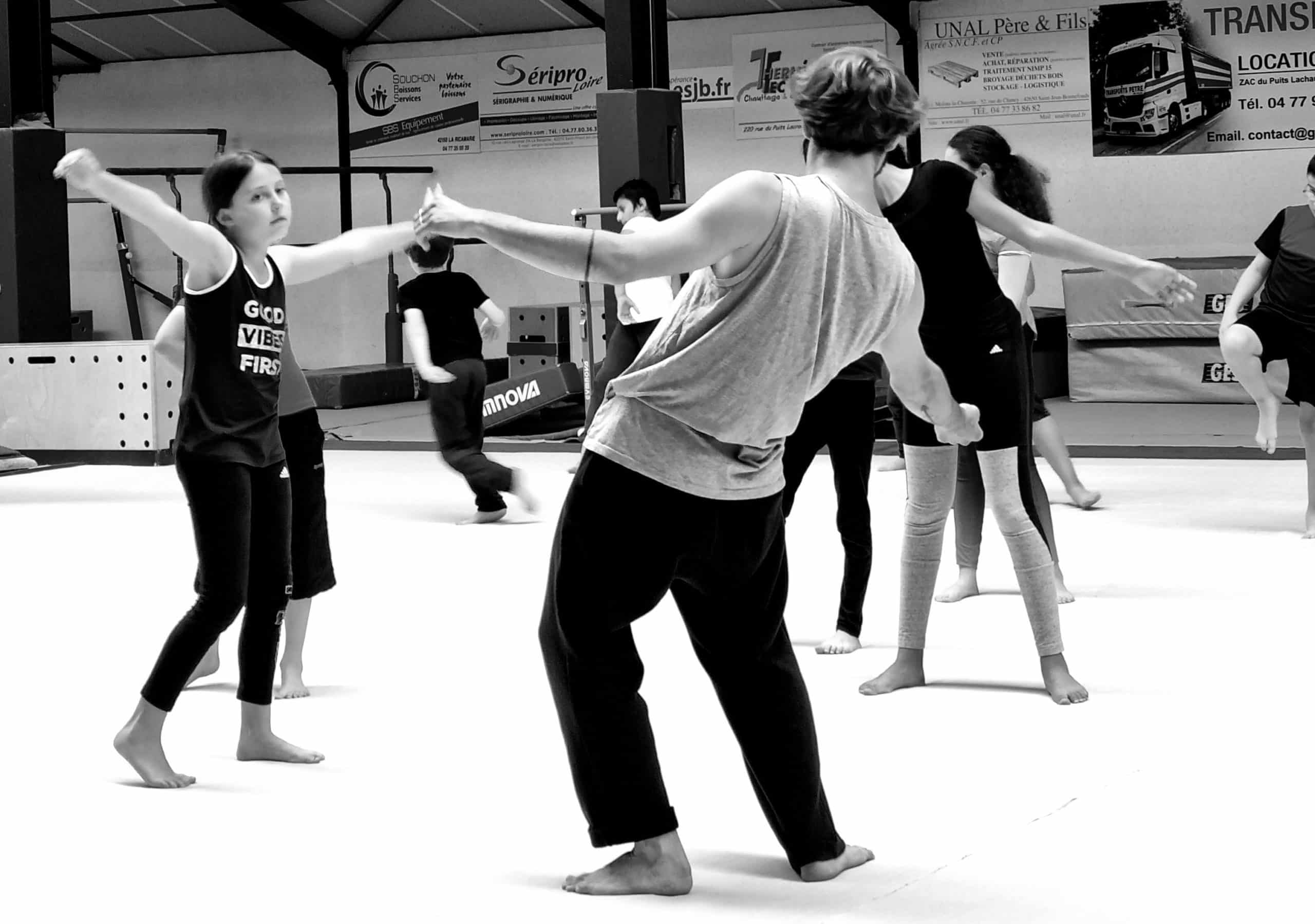 Dernier cours de danse contemporaine avant la pré générale, la générale et le spectacle du 26 juin